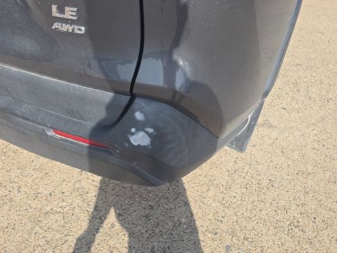 Used 2021 Toyota RAV4 LE AWD/4WD image 5