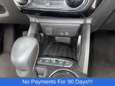 Used 2025 Chevrolet TrailBlazer LT AWD/4WD image 19