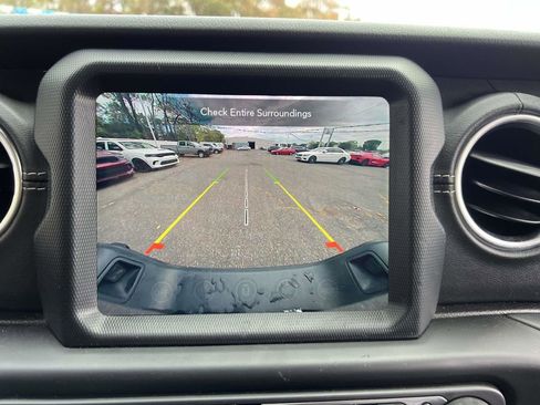 Certified 2020 Jeep Gladiator Overland image 34