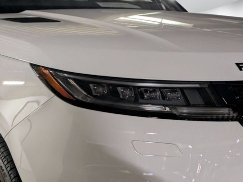 New 2026 Land Rover Range Rover Sport Dynamic SE AWD/4WD image 9