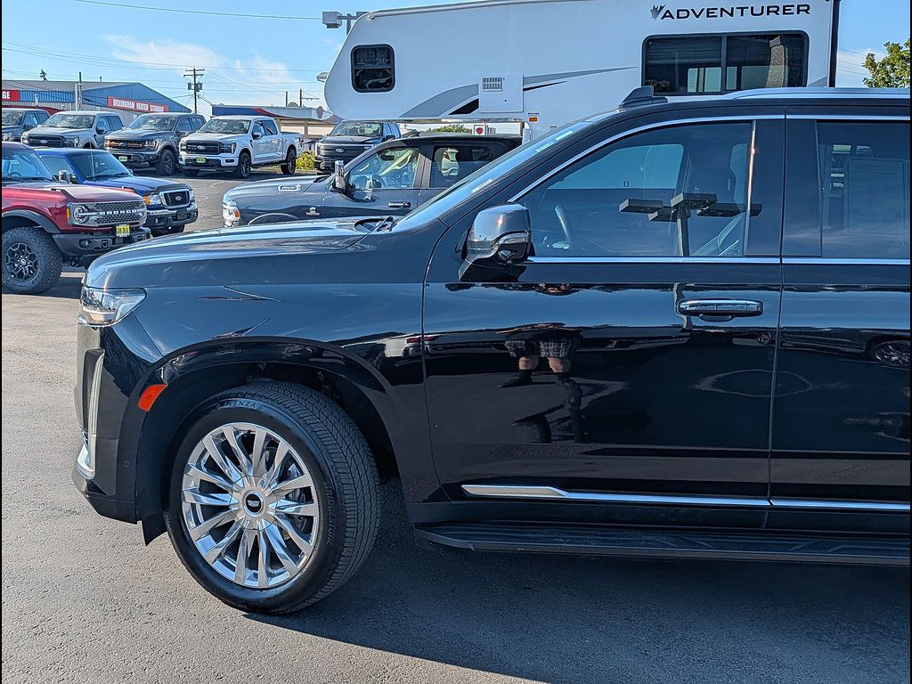 Used 2023 Cadillac Escalade Premium Luxury AWD/4WD image 9