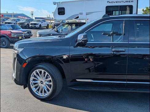 Used 2023 Cadillac Escalade Premium Luxury AWD/4WD image 9