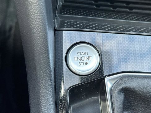 New 2026 Volkswagen Taos SE image 21