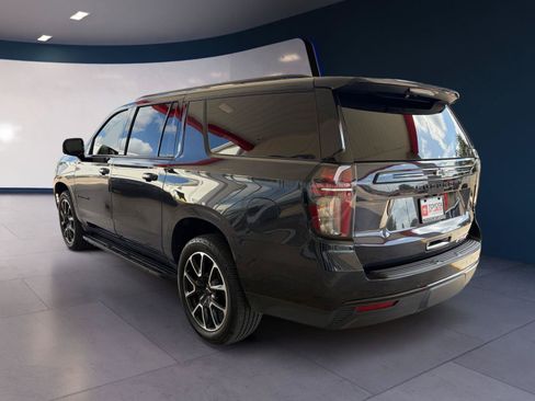 Used 2023 Chevrolet Suburban RST w/ Luxury Package RWD image 3