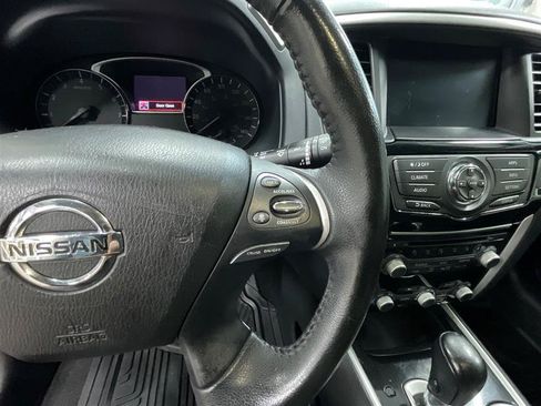 Used 2020 Nissan Pathfinder SV FWD image 19