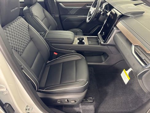 New 2026 GMC Acadia Denali w/ Super Cruise Package image 13