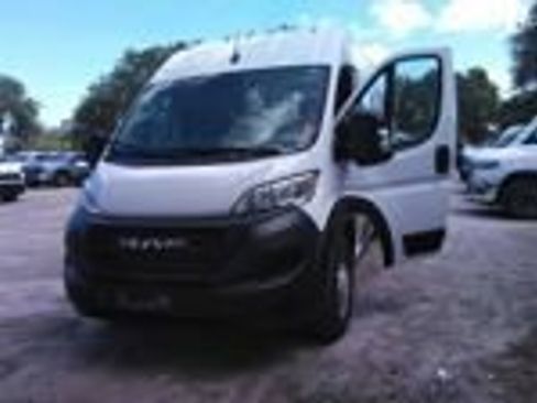 Used 2023 RAM ProMaster 2500 FWD image 11