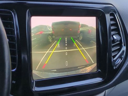 Used 2019 Jeep Compass Limited w/ Mopar Graphics Package image 29