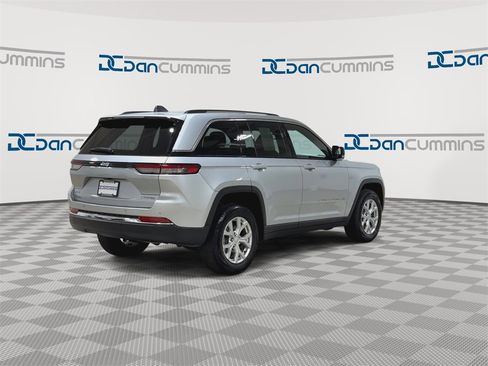 Used 2023 Jeep Grand Cherokee Limited image 9