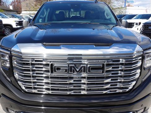 Used 2024 GMC Sierra 1500 Denali w/ Denali Reserve Package AWD/4WD image 7