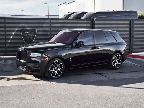 Used 2022 Rolls-Royce Cullinan Black Badge w/ Dark Exterior Package image 11