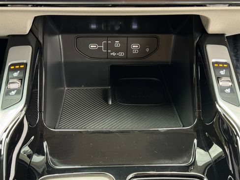 Used 2025 Kia Sorento SX AWD/4WD image 30