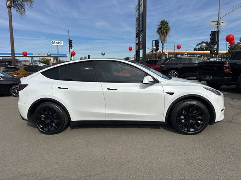 Used 2021 Tesla Model Y 2WD image 38