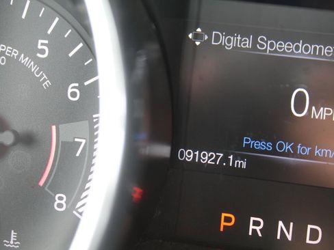 Used 2018 Ford Mustang Premium RWD image 15