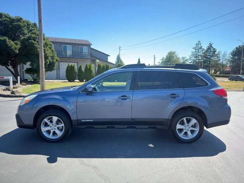 Used 2014 Subaru Outback 2.5i Premium AWD/4WD image 2