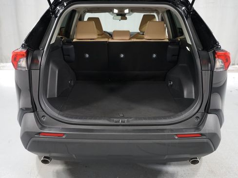 Certified 2025 Toyota RAV4 LE image 31