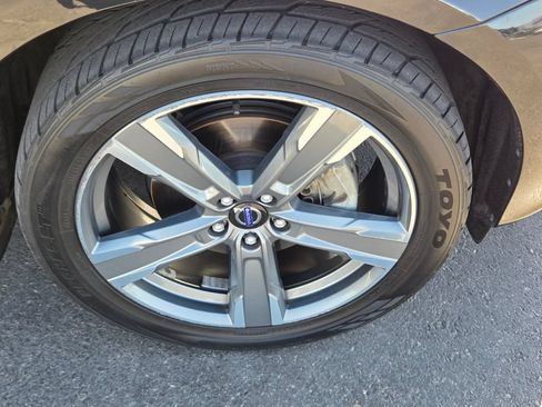 Used 2017 Volvo XC60 T6 Dynamic w/ Preferred Option Package AWD/4WD image 9