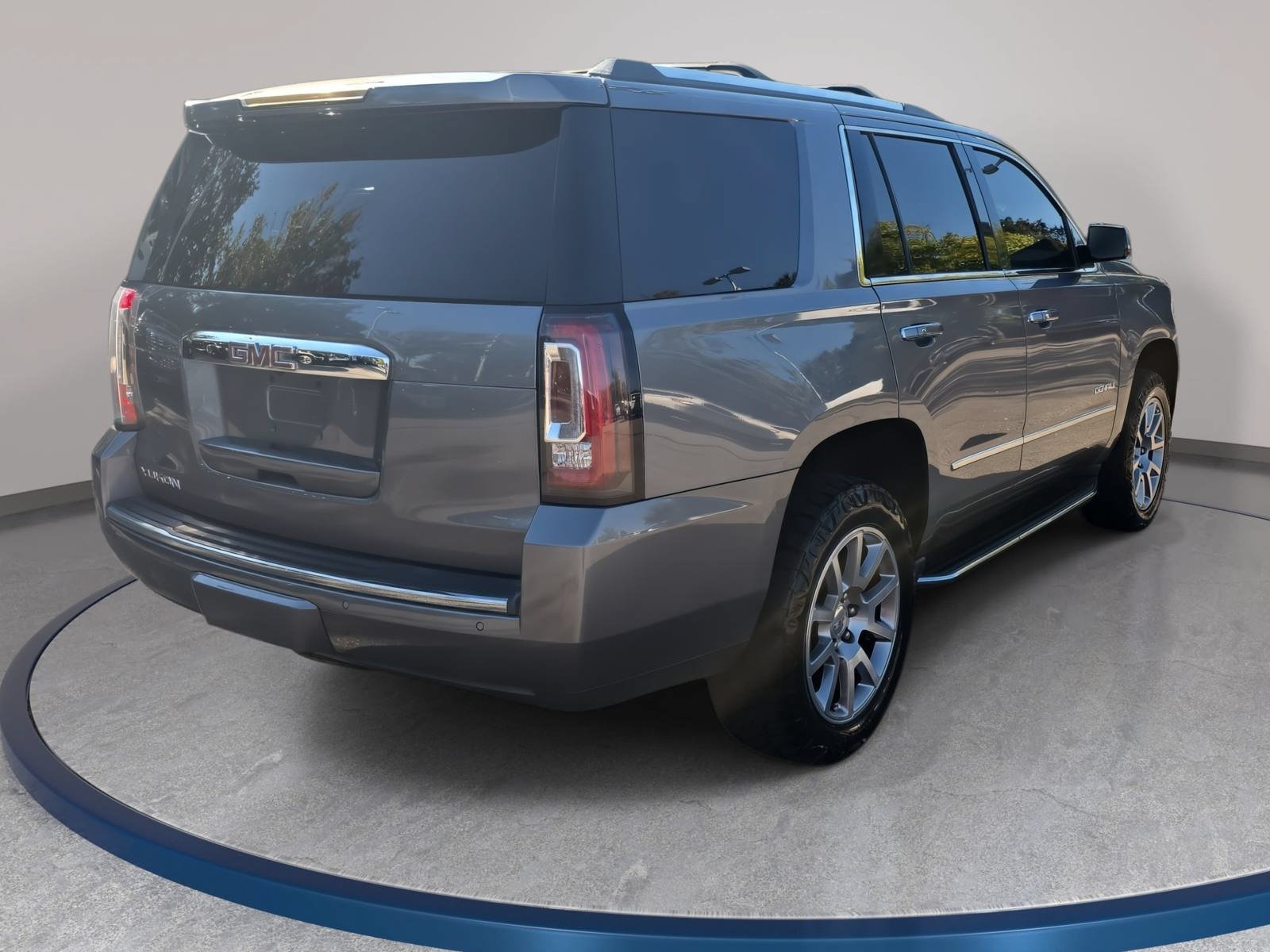 Used 2018 GMC Yukon Denali w/ Open Road Package AWD/4WD image 5
