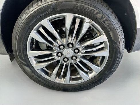 Used 2018 Cadillac XT5 Premium Luxury FWD image 32
