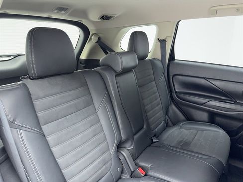 Used 2020 Mitsubishi Outlander ES image 41