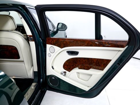 Used 2020 Bentley Mulsanne RWD image 25
