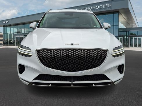 Used 2022 Genesis GV70 2.5T w/ Advanced Package AWD/4WD image 3
