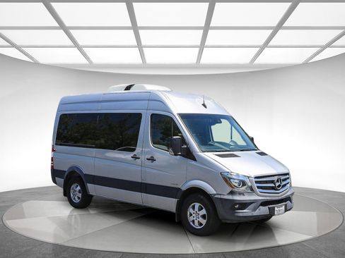 Used 2016 Mercedes-Benz Sprinter 2500 image 5