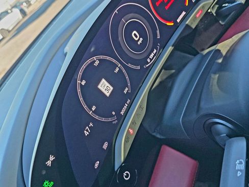 Used 2020 Porsche Taycan image 20