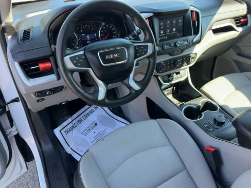 Used 2023 GMC Terrain SLE w/ Driver Convenience Package image 29
