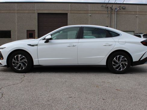 Used 2026 Hyundai Sonata Blue FWD image 4