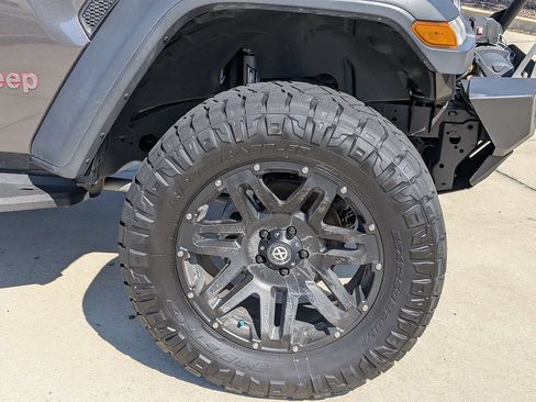 Certified 2018 Jeep Wrangler Unlimited Rubicon AWD/4WD image 11