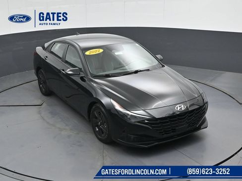 Used 2022 Hyundai Elantra SEL w/ Convenience Package FWD image 43
