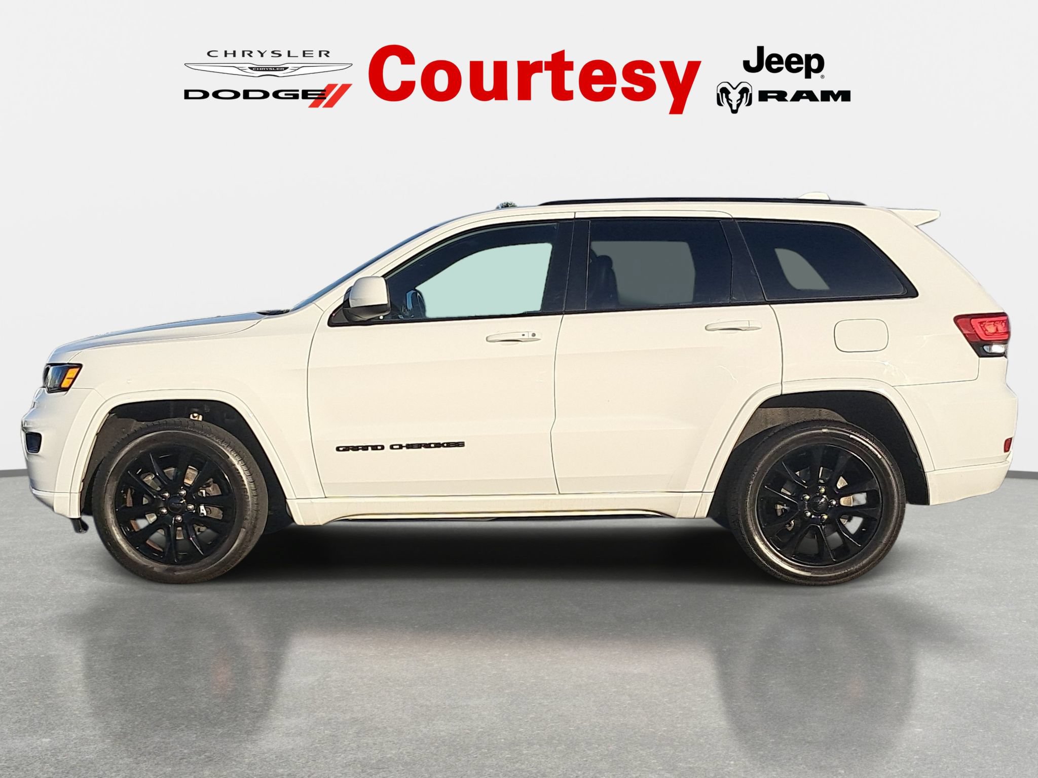 Used 2020 Jeep Grand Cherokee Altitude AWD/4WD image 7