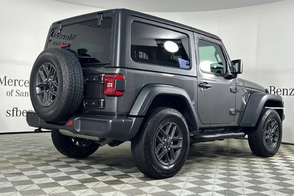 Used 2026 Jeep Wrangler Sport AWD/4WD image 4