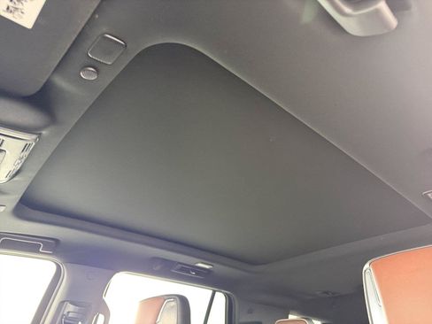Certified 2024 GMC Yukon Denali Ultimate AWD/4WD image 35