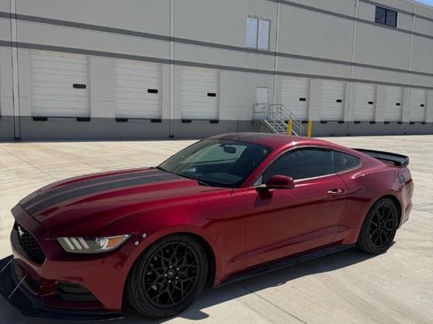 Used 2016 Ford Mustang Coupe RWD image 7