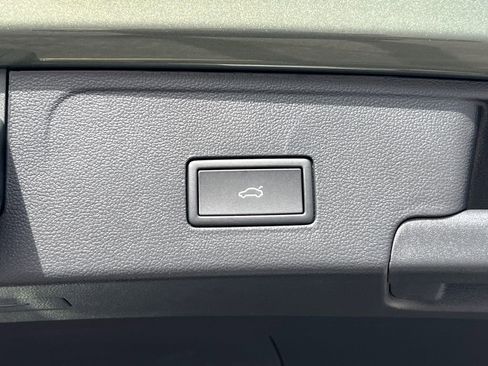 New 2026 Volkswagen Atlas Cross Sport SE image 16