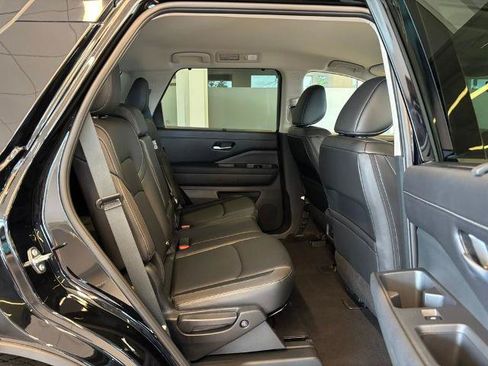 Certified 2025 Nissan Pathfinder SL AWD/4WD image 25