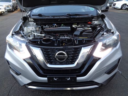 Used 2018 Nissan Rogue S image 21