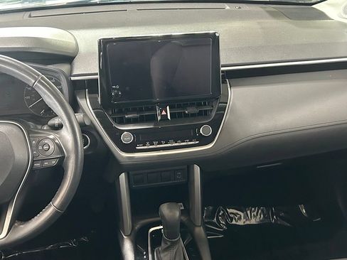 Used 2023 Toyota Corolla Cross LE w/ Moonroof Package FWD image 10