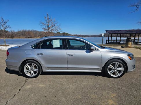 Used 2015 Volkswagen Passat TDI SE image 4
