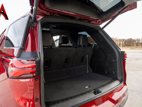 Used 2022 Chevrolet Traverse Premier image 11