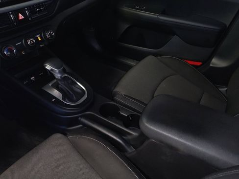 Used 2022 Kia Forte LXS w/ LXS Technology Package FWD image 26