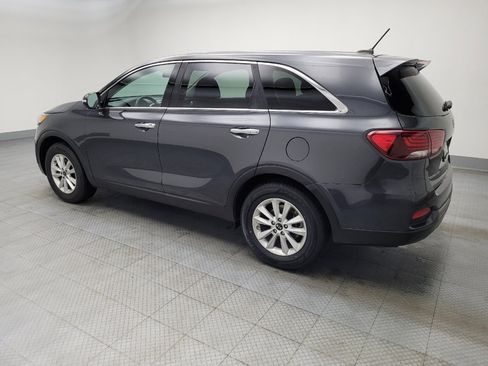 Used 2019 Kia Sorento LX image 3