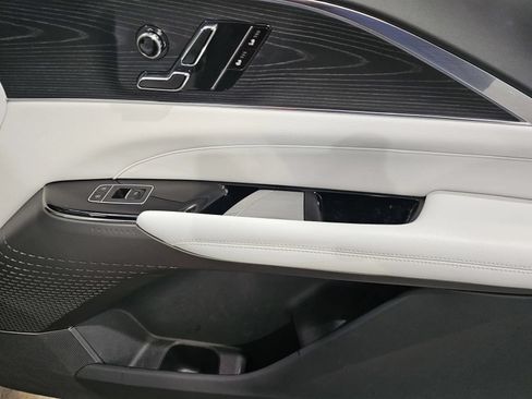 Used 2024 Cadillac Lyriq Sport RWD image 6