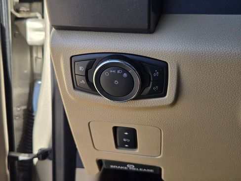 Used 2017 Ford F250 XLT w/ XLT Value Package image 27