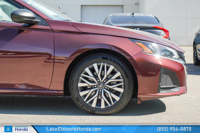 Used 2025 Nissan Altima 2.5 SV FWD image 7