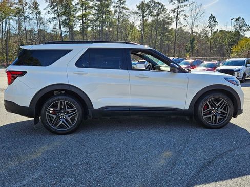 Used 2025 Ford Explorer ST image 14