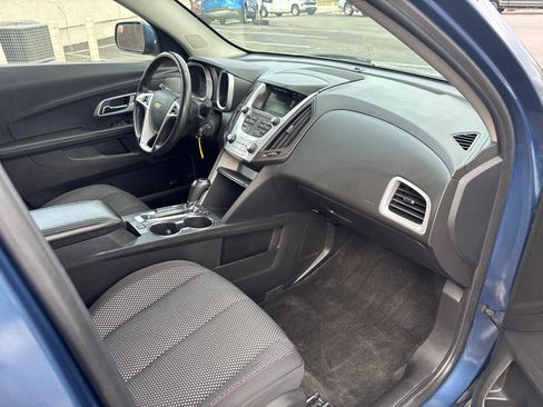 Used 2017 Chevrolet Equinox LT w/ Convenience Package image 34