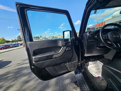 Used 2017 Jeep Wrangler Unlimited Sport w/ Quick Order Package 24S image 13